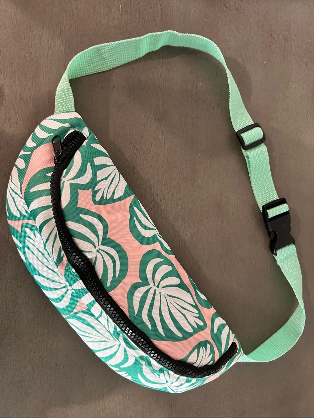 Tropical insulated hip pack